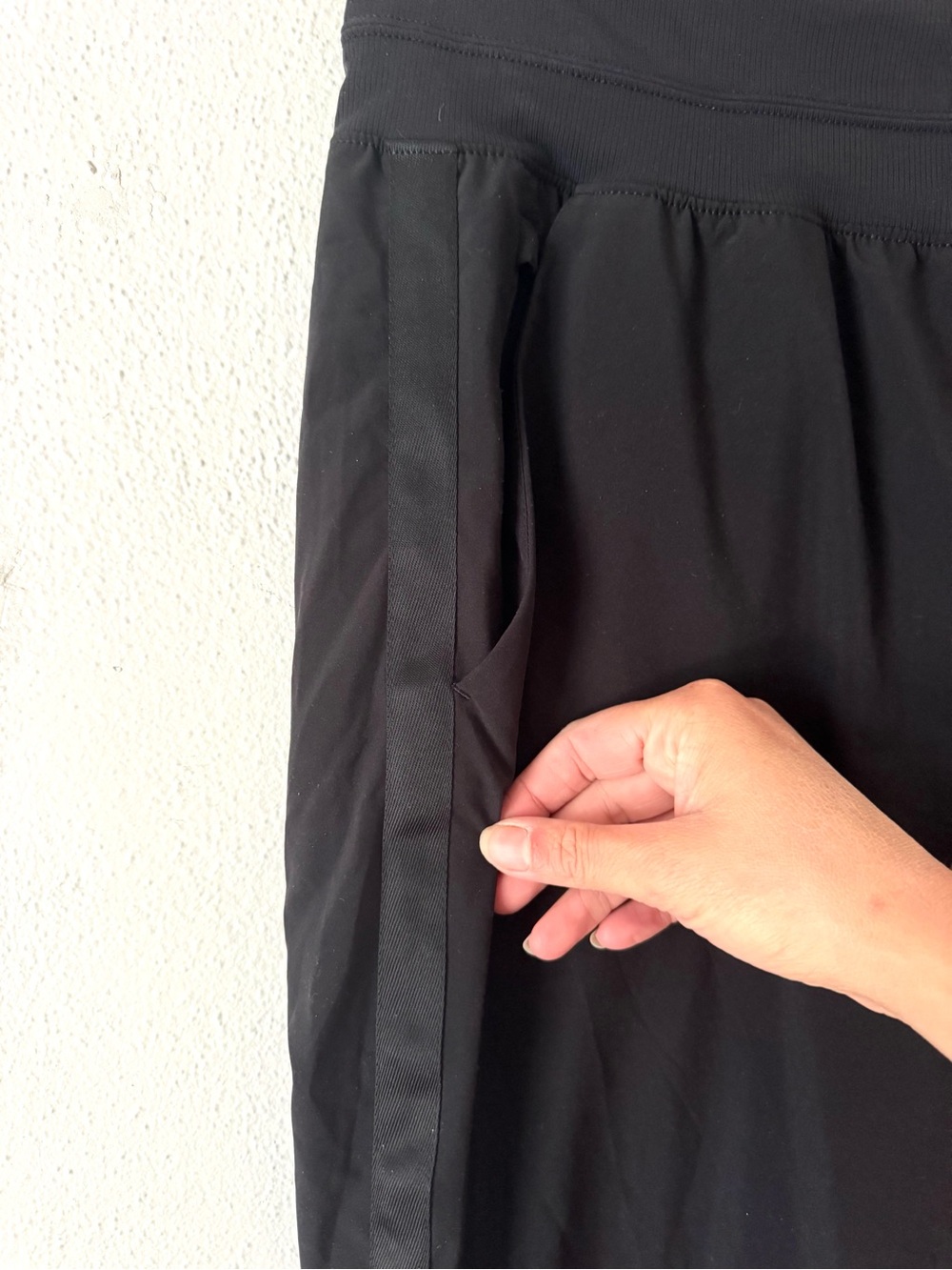 Athleta Black Tuxedo Stripe Nolita Slim Tapered Crop Pull On Pant, Size 14 - Picture 5 of 16